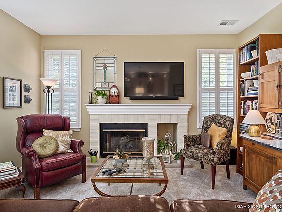 5th image of 98 Tanglewood Dr