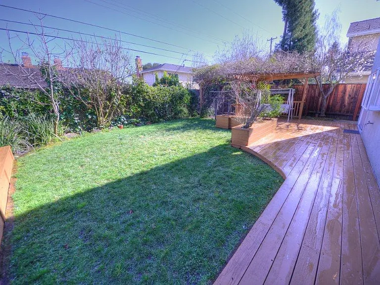 201 Yarborough Ln — Photo 33