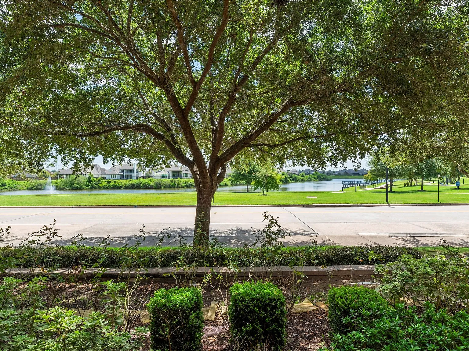 4 bed, 3.5 bath, 3354 sqft, $3,200 — Photo 3