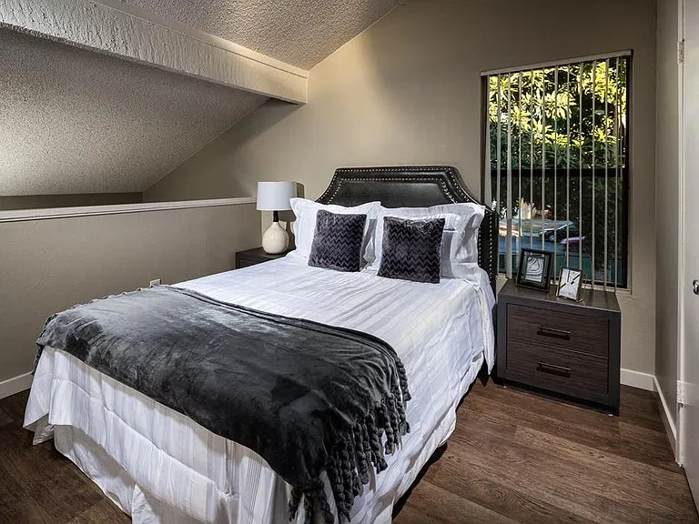 La Vista — Photo 10