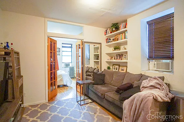 Rented by City Connections Realty | media 23