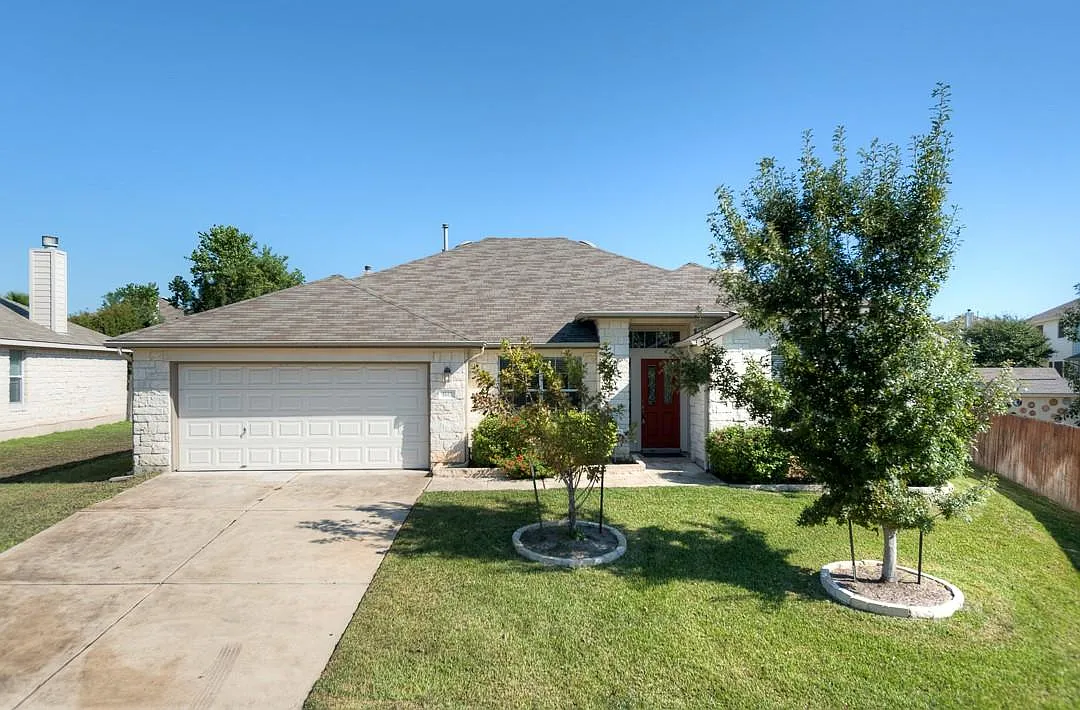 3 bed, 2.0 bath, 1815 sqft, $2,195 — Photo 1