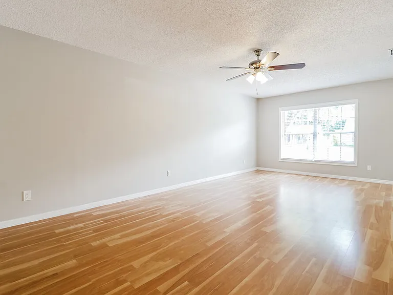 2825 Cedaridge Dr — Photo 5