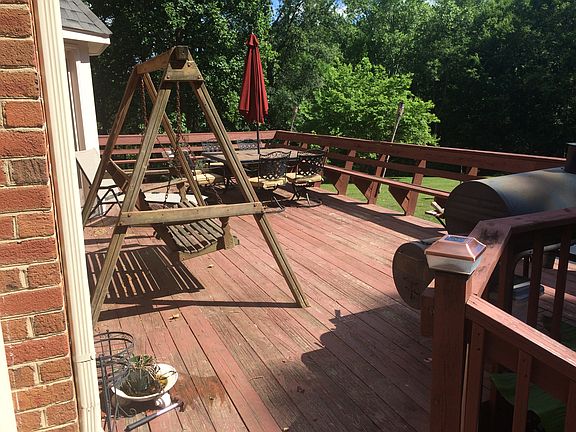 Entertaining Size Back Deck