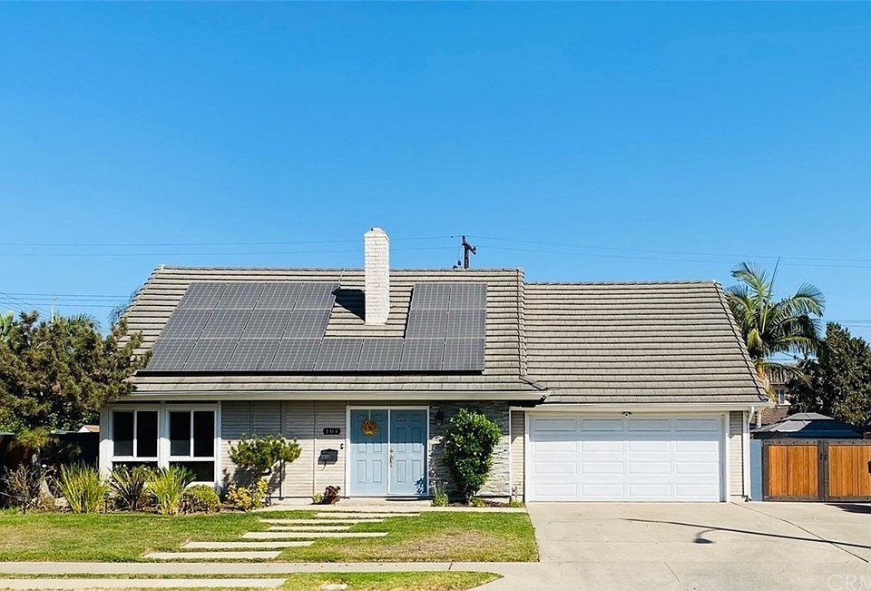 1st image of 104 S New Ave