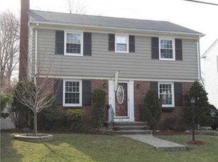 618 Pleasant Valley Pkwy, Providence, RI 02908