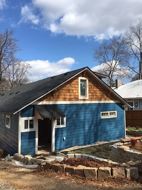 3 bed, 1600 sqft, $2,700 — Photo 3