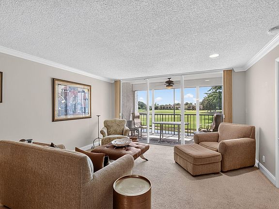 4th image of 4539 Luxemburg Court #205