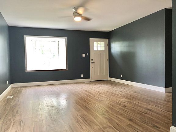 5th image of 5023 S Camden Dr
