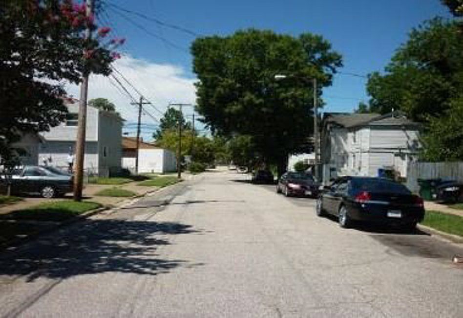 2nd image of 1129 29th St