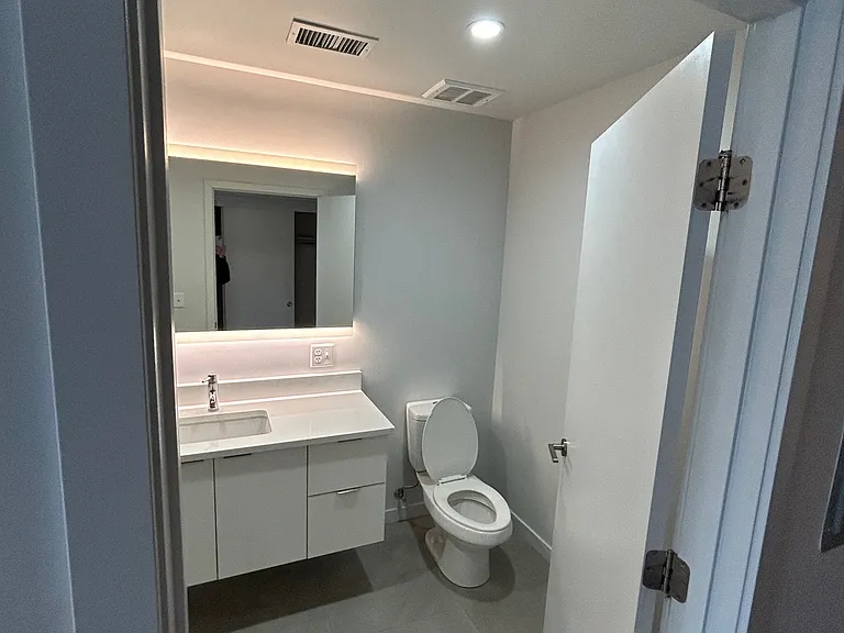 1300 N Ogden St #202 — Photo 12