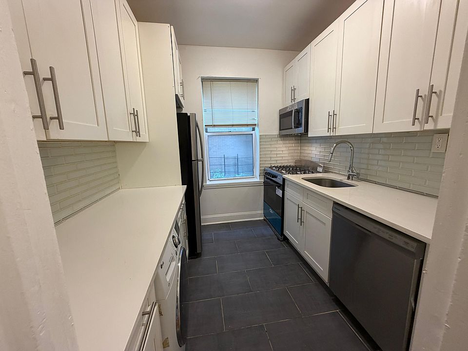 1st image of 17 Gifford Ave #13E