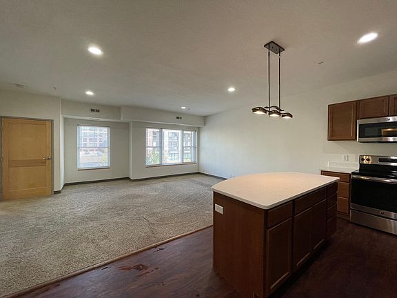 2nd image of 3020 University Ave SE APT 204