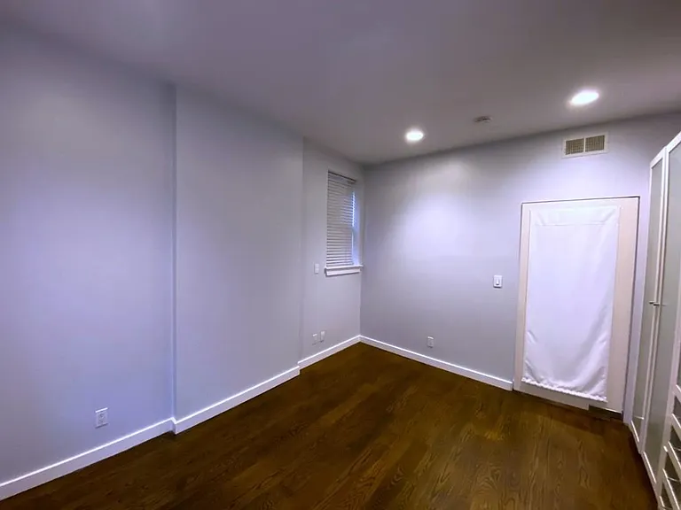 723 Willow Ave #1R — Photo 9