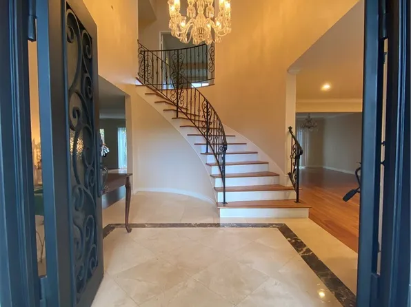 1026 Damascus Cir, Costa Mesa, CA 92626