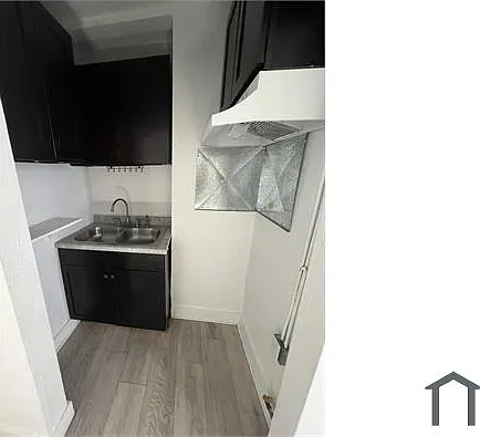 14151 Paramount Blvd #7 — Photo 5