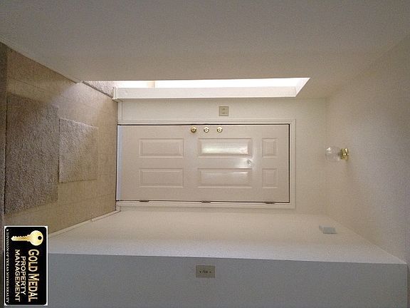 Entry way