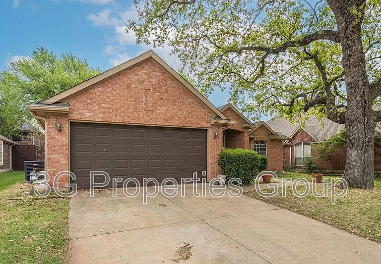 3900 Oak Park Dr — Photo 3