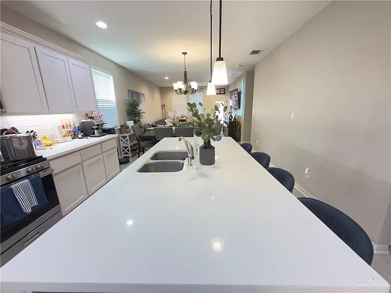 3304 Harvard Ave — Photo 4