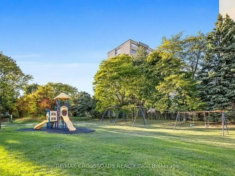 180 Markham Rd #921 — Photo 42