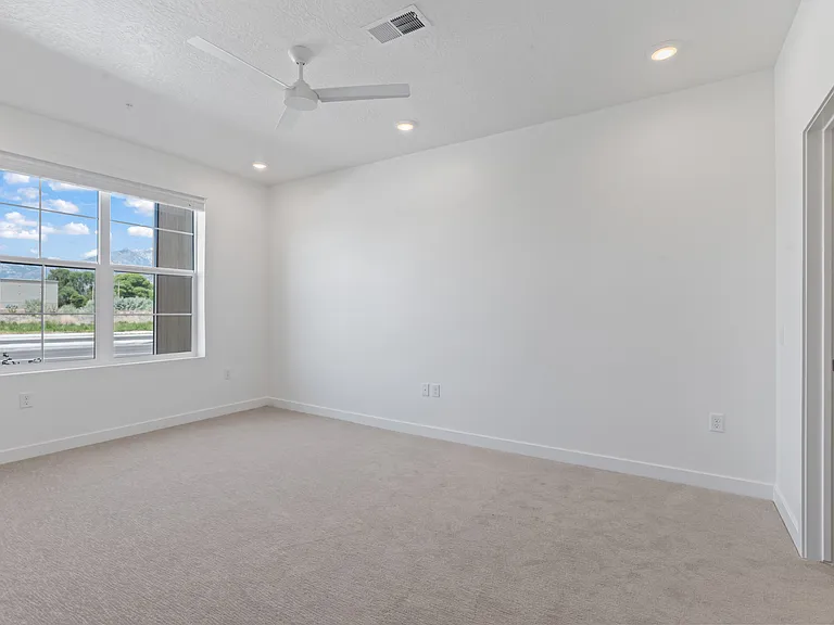 188 N 800th St E #4 — Photo 19