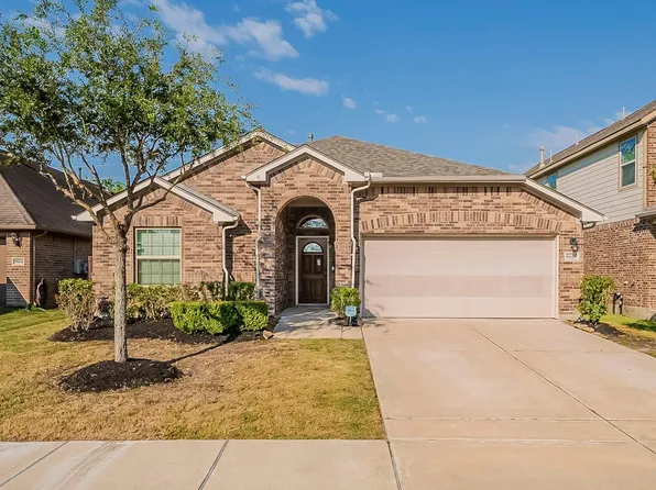9610 Ocean Dr, Iowa Colony, TX 77583
