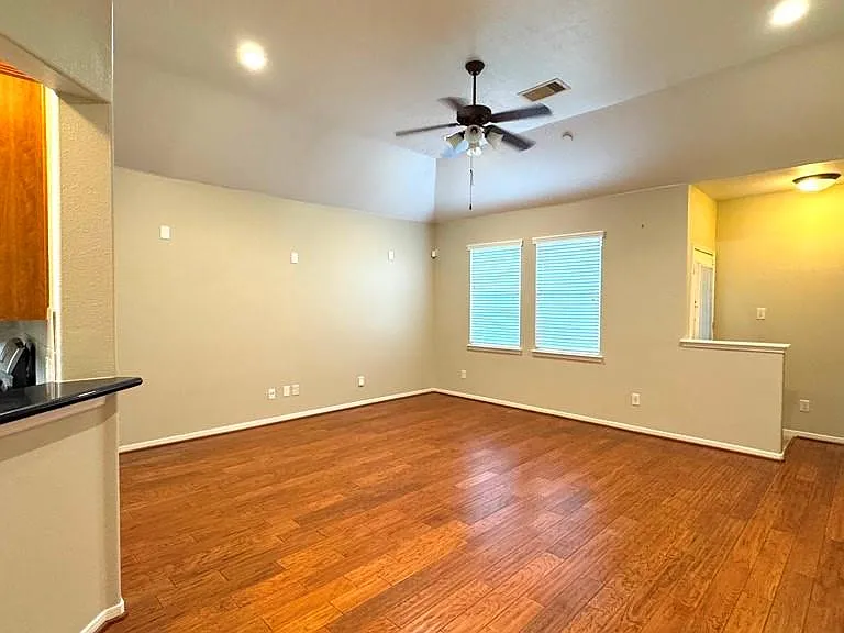 8923 Willow Wind Ln — Photo 5