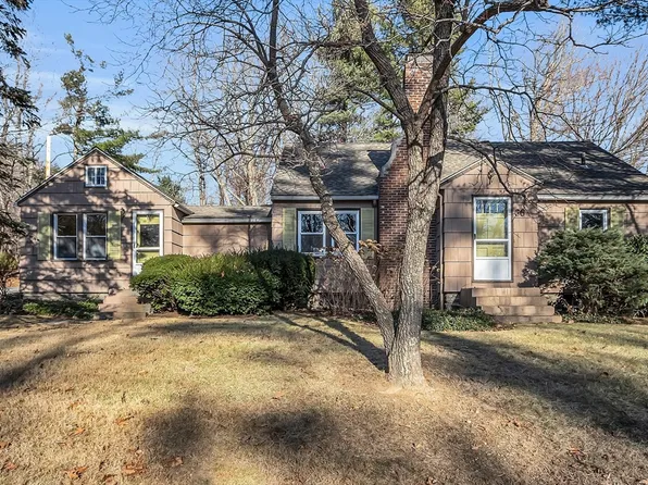 66 Pleasant St, Paxton, MA 01612