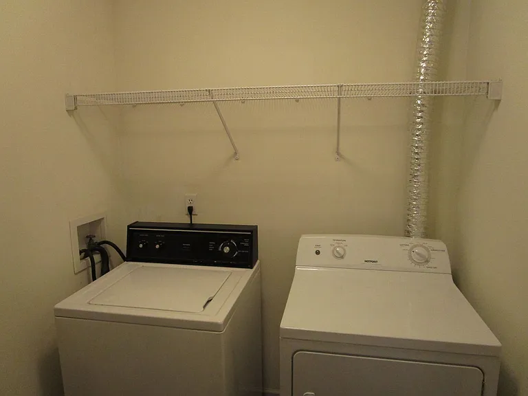 5004-5006 Betty Jean Way — Photo 9