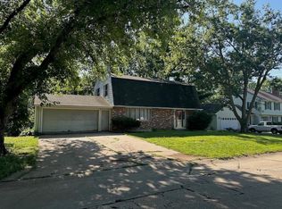 1223 Parkdale Rd, Maryville, MO 64468