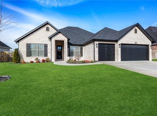 1701 Cherrie St, Bentonville, AR 72713