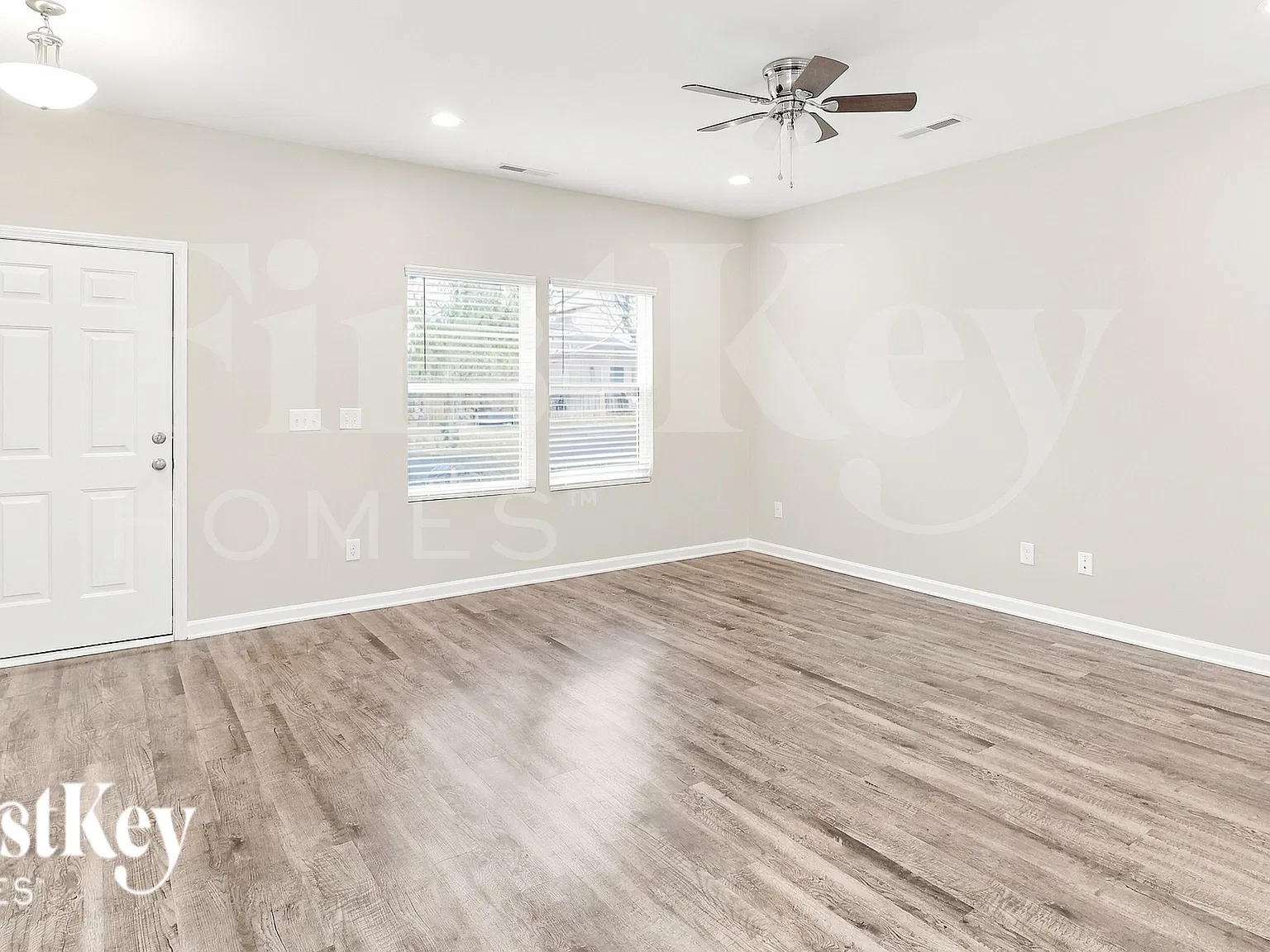 4 bed, 3.0 bath, 1468 sqft, $2,175 — Photo 4