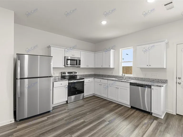 5919 Sahara Dr — Photo 7