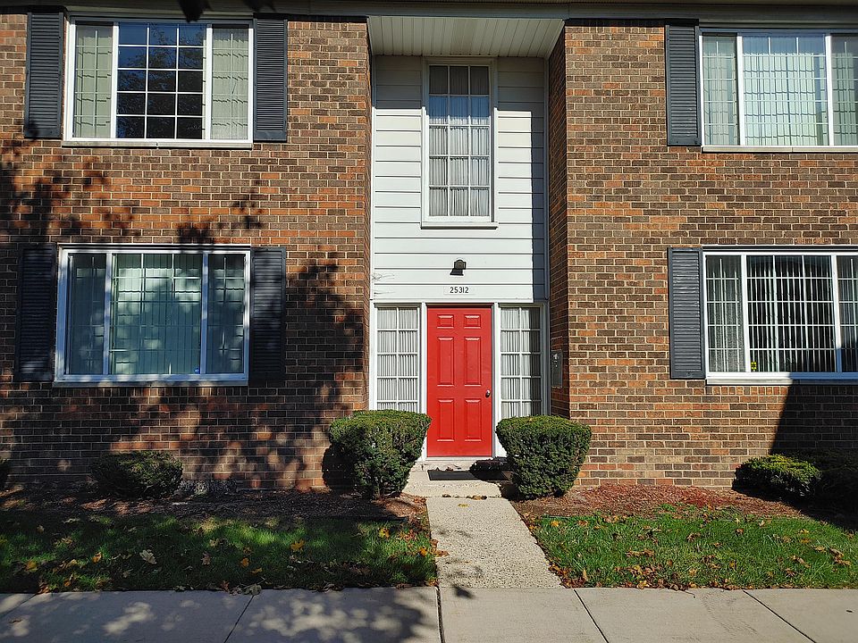 1st image of 25312 Shiawassee Cir #1-205