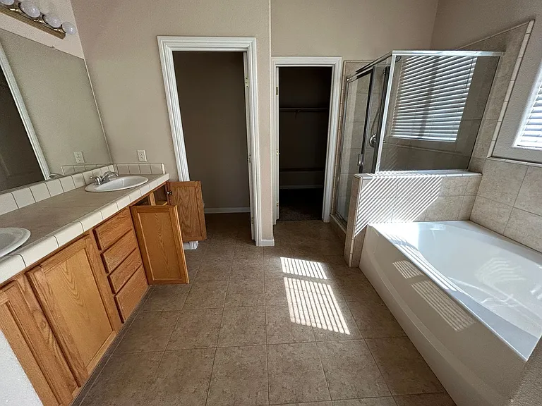 3716 E Vassar Ct — Photo 12