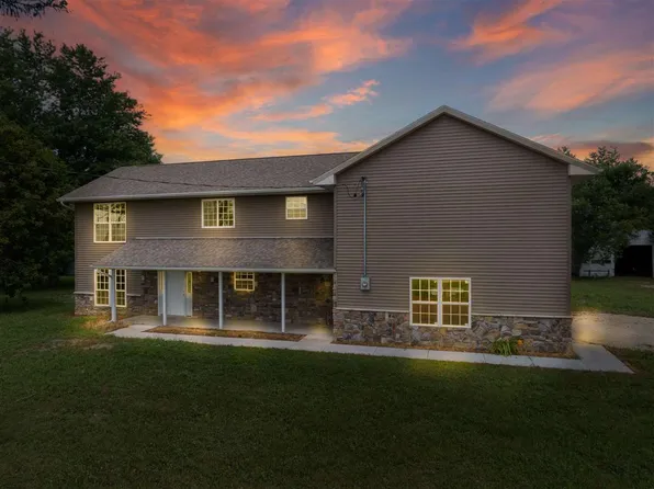 972 Garfield Ave, Tipton, IA 52772