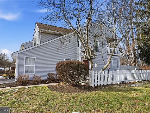 3rd image of 486 Cedar Hollow Dr