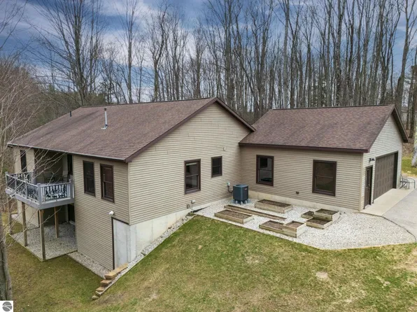 3383 Burnt Mill Rd, Interlochen, MI 49643