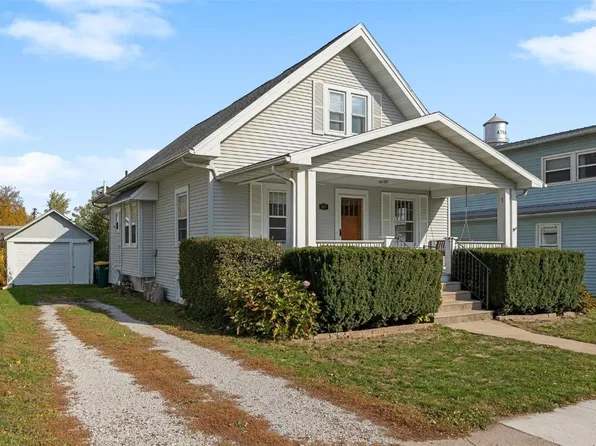 217 2nd St, Atkins, IA 52206