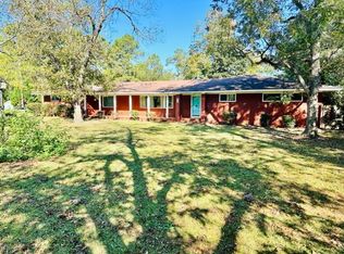 911 W Roanoke Drive Ext, Fitzgerald, GA 31750