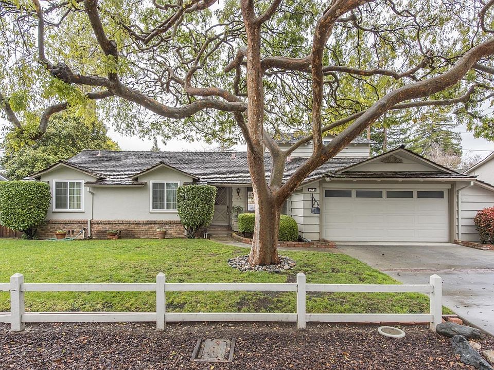 2nd image of 1541 Fordham Way