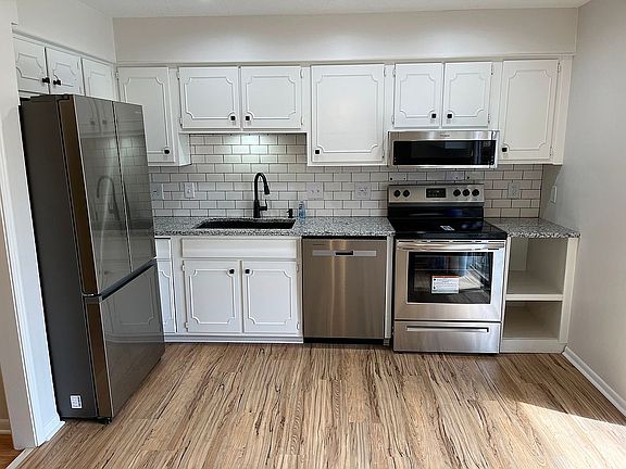 2nd image of 9669 Outlook St