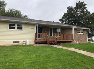 2003 12th Ave, Kearney, NE 68845