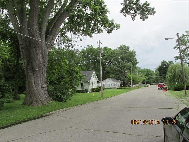 2nd image of 10 E Front St