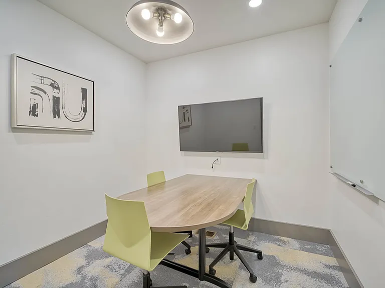 Eden Apartments — Photo 15