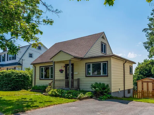 3824 Basinview Dr, Halifax, NS B3K 4Z9