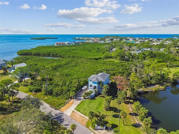 1602 Sea Breeze Dr, Tarpon Springs, FL 34689