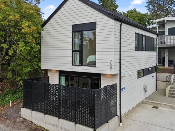 7507 Latona Avenue NE, Seattle, WA 98115