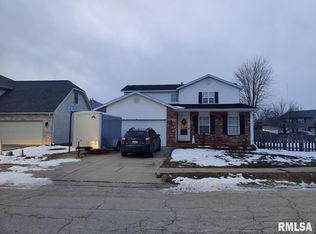 18 Dawson Cir, Riverton, IL 62561