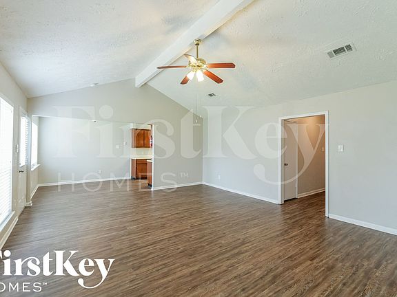 4th image of 13275 Lake Breeze Ln